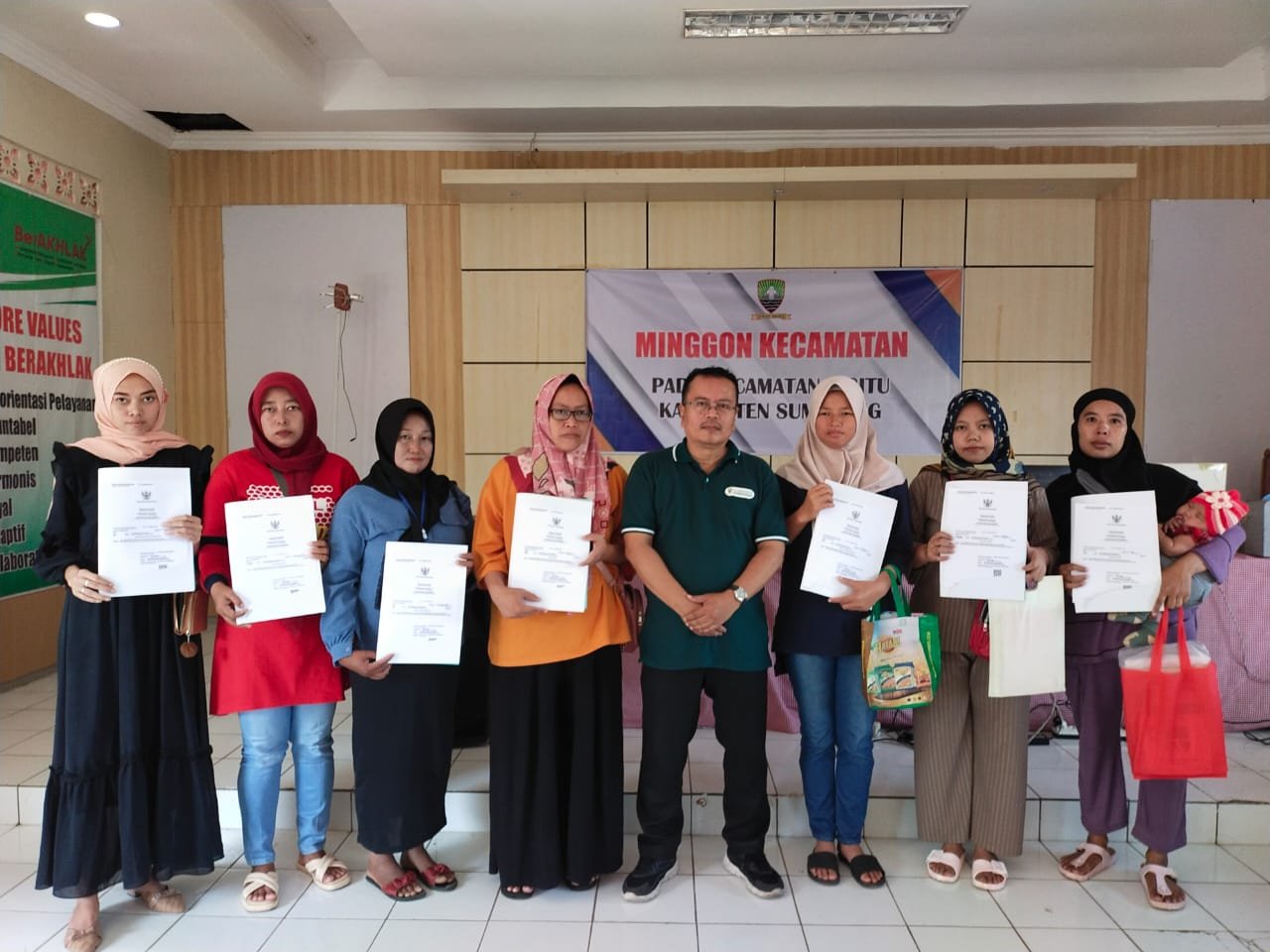 Disdukcapil Berikan Pelayanan Jemput Bola