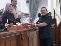 Pj. Bupati Sumedang Sampaikan Laporan Pertanggungjawaban APBD 2023 dengan Transparan