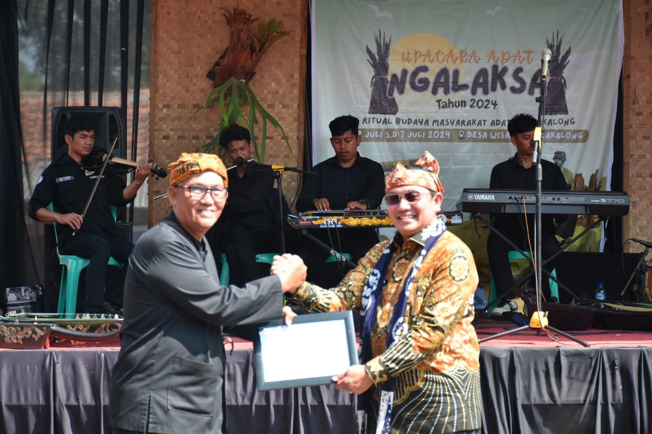 Ngalaksa dan Tarawangsa Rancakalong