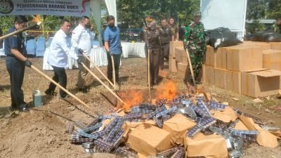 Bea Cukai Bandung Berhasil Hentikan Pengiriman Ratusan Ribu Batang Rokok Ilegal di Sumedang