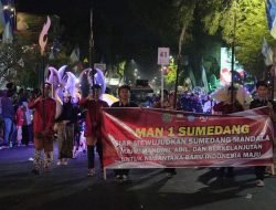 Cahaya Lampion Memukau Ribuan Warga Sumedang dalam Perayaan Kemerdekaan