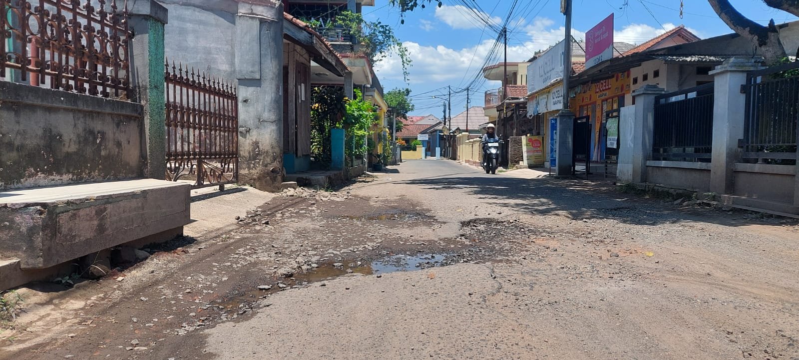 Jalan Angkrek - Situ