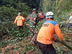 Penanganan Longsor Rumpun Bambu di Cadas Pangeran Dipimpin Sersan Ilham
