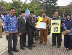 Pj Bupati Sumedang Berikan 159 Penghargaan pada Peringatan Hari Ibu