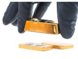 Emas Meroket! Sentimen Trump dan Geopolitik Jadi Pemantik Utama