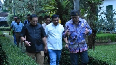 Wakil Rektor IPDN dan Warga Waringin Permai TNI AU Jakarta Diajak Keliling Museum