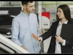 Perbandingan Antara Jual Mobil Bekas ke Dealer, Platform Online, atau Langsung ke Pembeli Menurut jualmobilmu.id