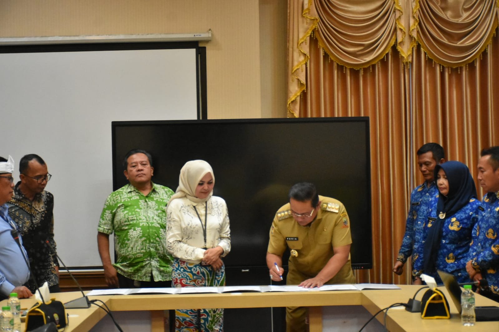 Bank Sumedang Teken Kontrak Kinerja