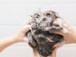 Surfaktan yang Tidak Membuat Kulit Kepala Kering: Jenis dan Manfaatnya