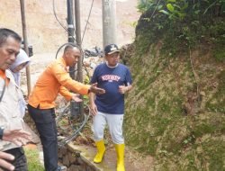 Tinjau Lokasi Banjir Lumpur di Pasiringkik, Bupati Dony Berikan Bantuan kepada Warga