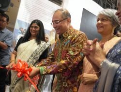 Dubes India Resmikan Pameran Seni Bertajuk Sacred Geometry: 13 Seniman Diaspora India di Jakarta Hadirkan Perpaduan Seni, Spiritualitas, dan Diplomasi Budaya
