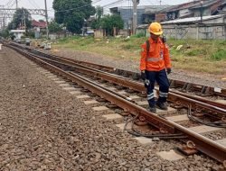 Peran Krusial Petugas Pemeriksa Jalur di Tengah Meningkatnya Jumlah Perjalanan KA