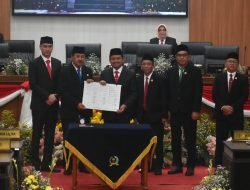 Panggung Paripurna DPRD: Sumedang Kukuhkan Prestasi Fiskal Tertinggi se-Jawa Barat