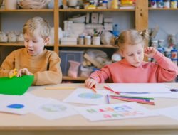 English 1 Luncurkan Promo Holiday Program – Paket Promo Mulai dari Gratis Kelas Holiday, Free Merchandise hingga Gift Voucher Menarik!