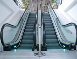 Fasilitas Eskalator di Stasiun Pasar Senen Permudah Mobilitas Penumpang Saat Libur Panjang