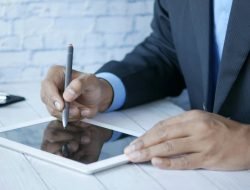 Tanda Tangan Elektronik Adalah Kunci Efisiensi Bisnis: Ini Keuntungan Utamanya!