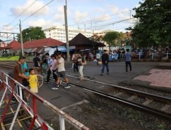 Perlintasan KA di Yogyakarta Ini Khusus Dilalui Pejalan Kaki, Pemotor Dilarang Melintas!