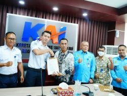 KAI Divre IV Tanjungkarang dan DAMRI Jalin Kerja Sama untuk Transportasi Dinas