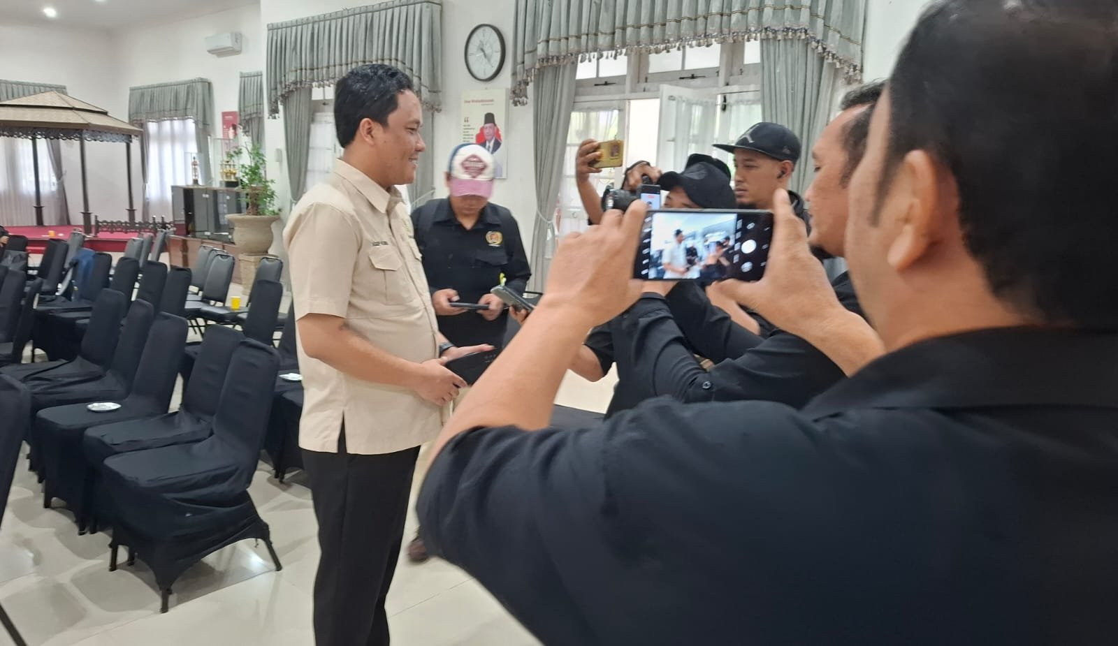 peran pers DPRD Sumedang