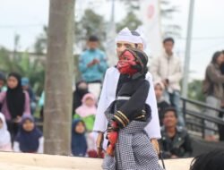 Cepot Ngabuburit dan Denyut Budaya di Geoteater Rancakalong