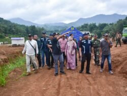Bupati Dony Tinjau Penanganan Bendung Cihamerang