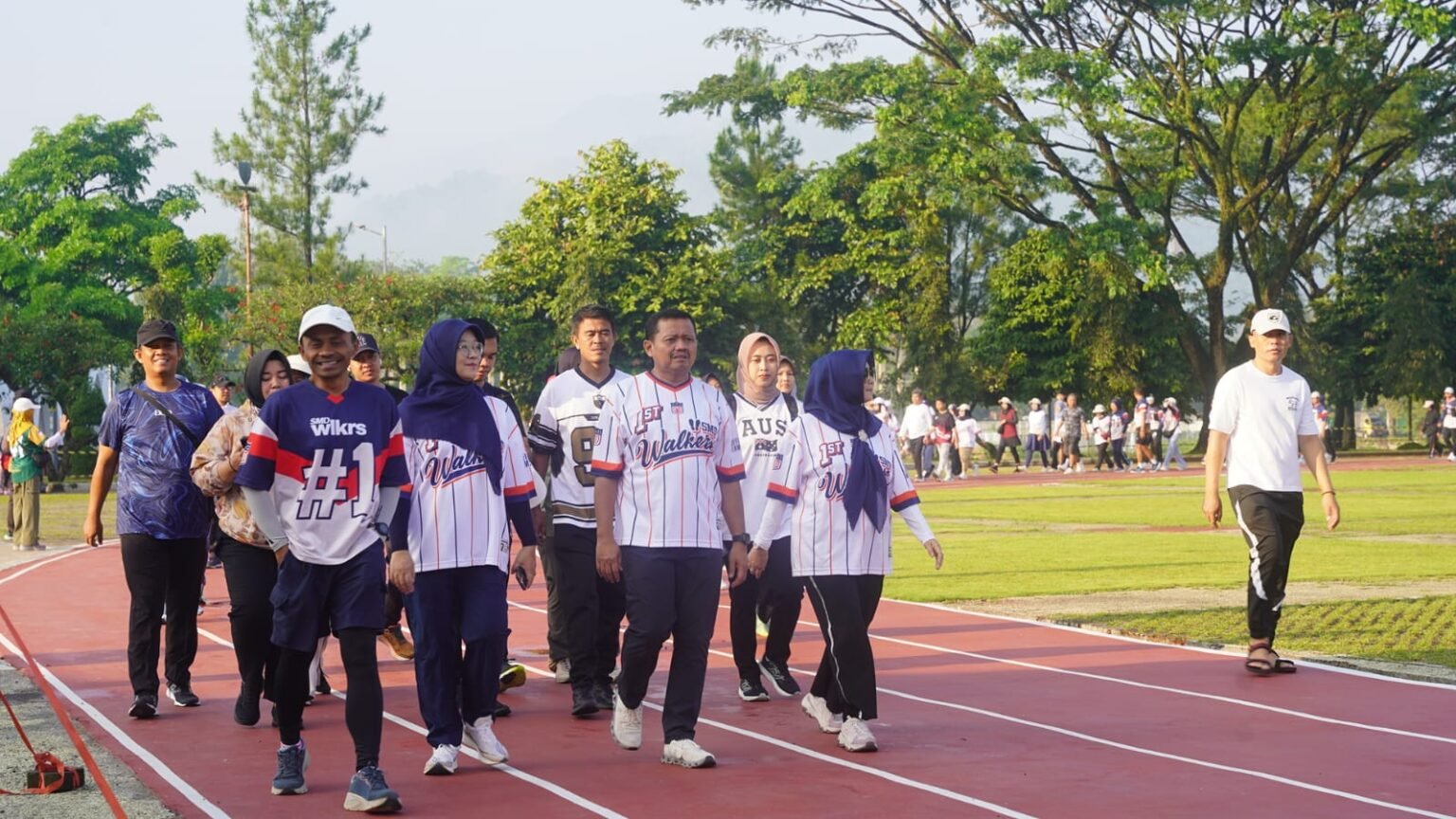 Bupati Dony Ajak Warga Gunakan Jogging Track PPS Sumedang
