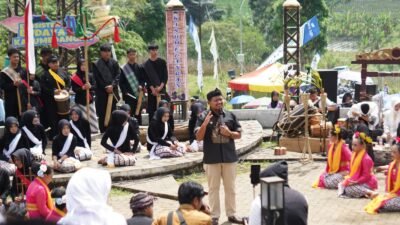 tradisi ngalaksa sumedang