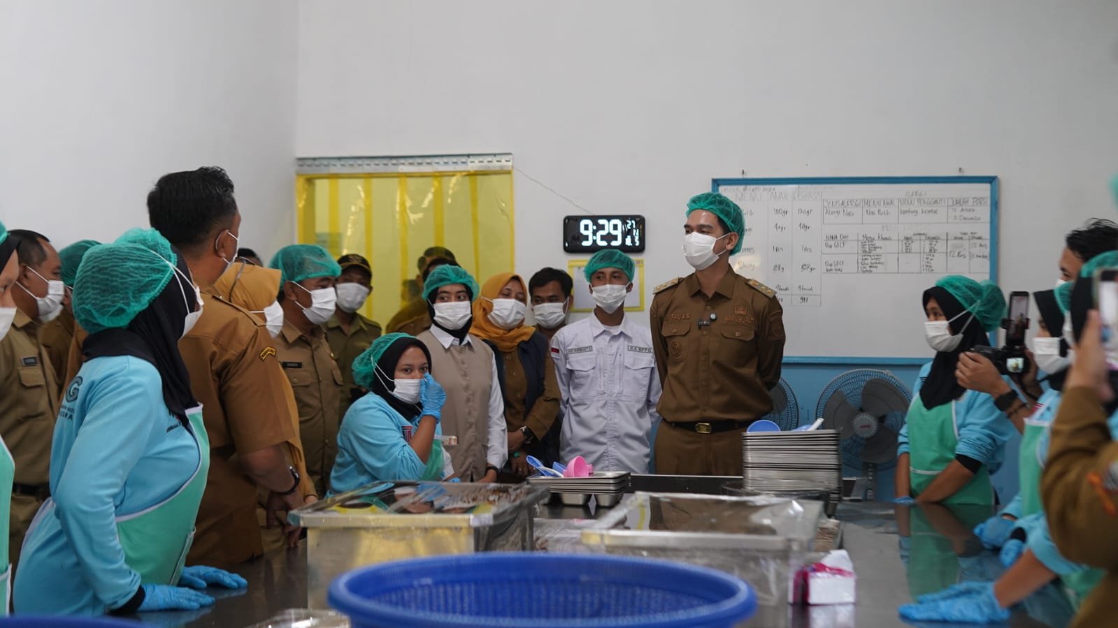 Wabup Sumedang Fajar Aldila sidak dua dapur MBG Sumedang
