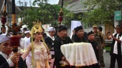 Mahkota Binokasih Kembali ke Keraton Sumedang Larang, Penutup Kirab Budaya Tatar Sunda yang Bersejarah