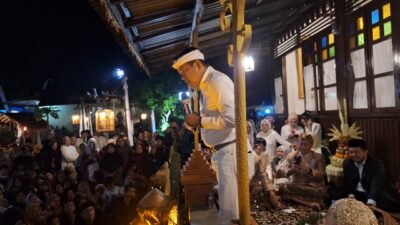 rumah bambu dan kayu Sunda