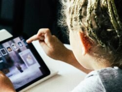 Cara Mendidik Anak di Era Digital Tanpa Kehilangan Kendali