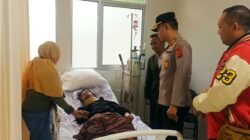 Kapolres Sumedang Jenguk Korban Pohon Tumbang di RS Unpad Jatinangor