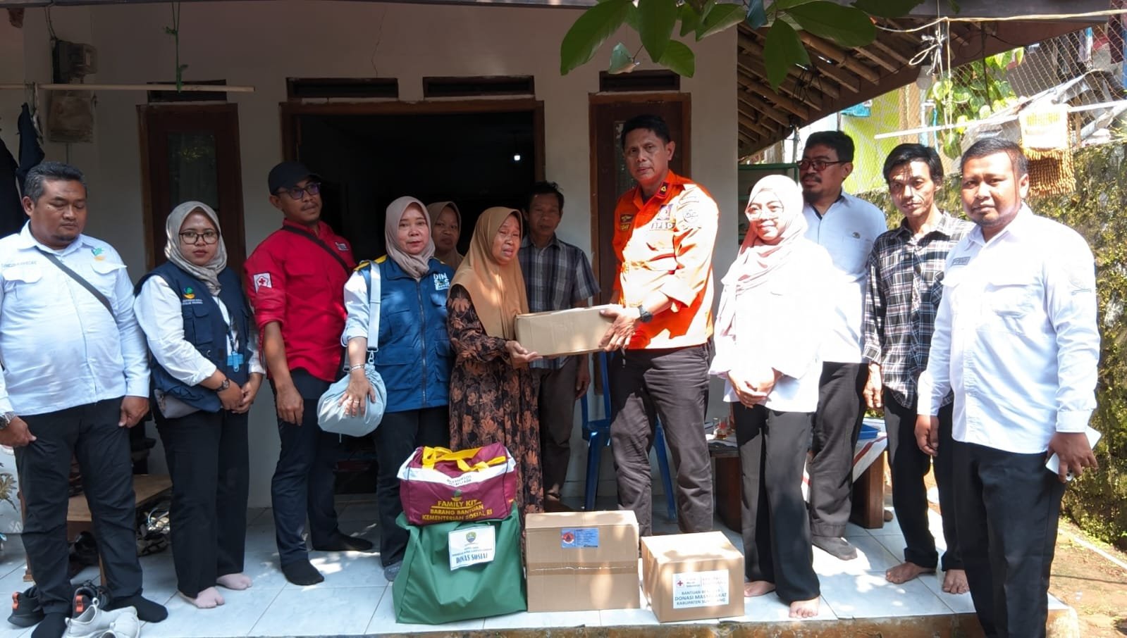 bantuan korban pohon tumbang