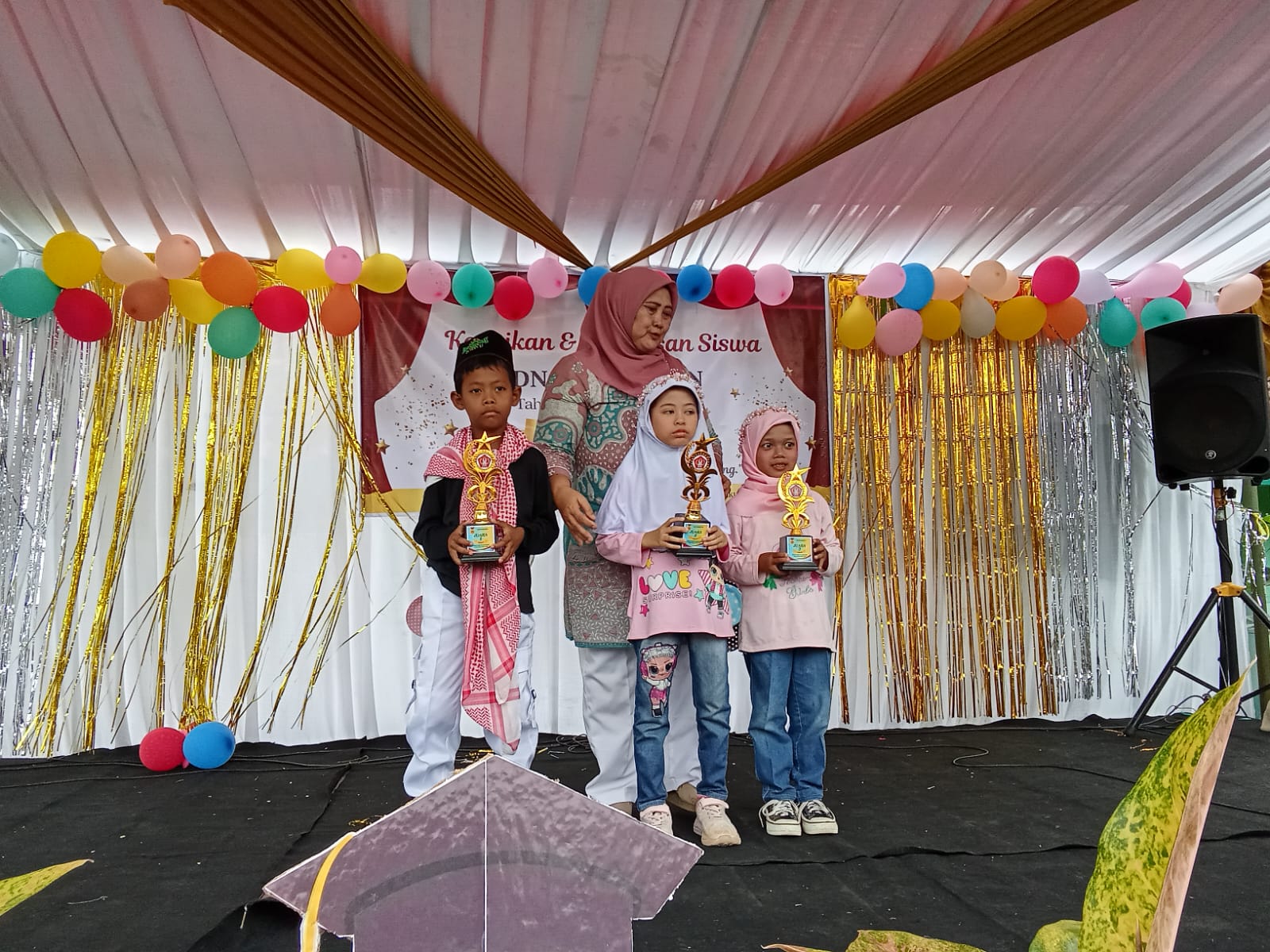 Pelepasan siswa kelas VI SDN Pasirimpun Situraja Tahun Ajaran 2025/2026