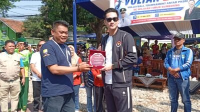 Wabup Fajar Buka Turnamen Bola Voli PKBM Sumedang