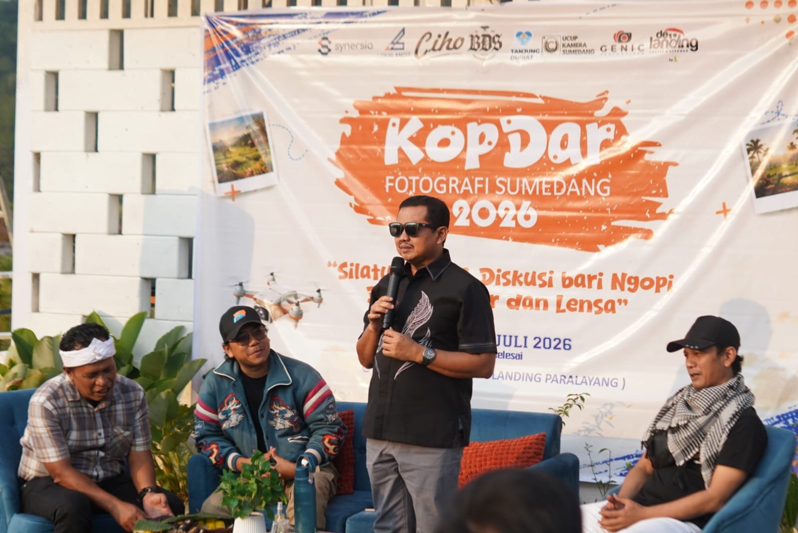 Bupati Dony Dorong Fotografer Sumedang Naik Kelas