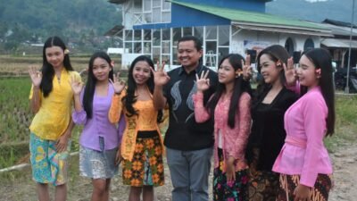 Bupati Dony Jadi Model di Kopdar Fotografi Sumedang