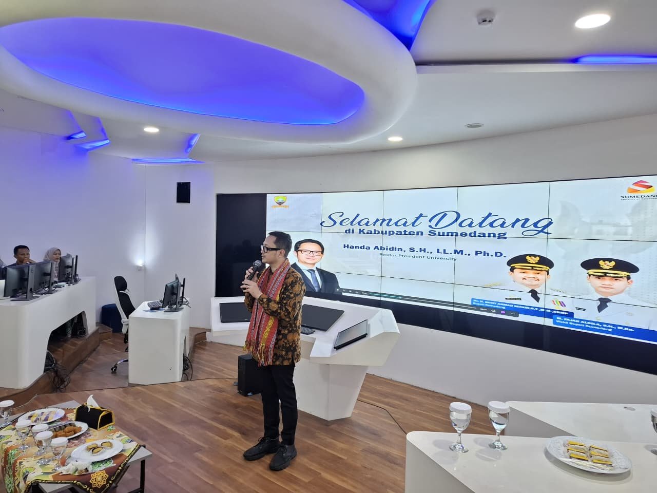 President University Buka Beasiswa untuk Sumedang