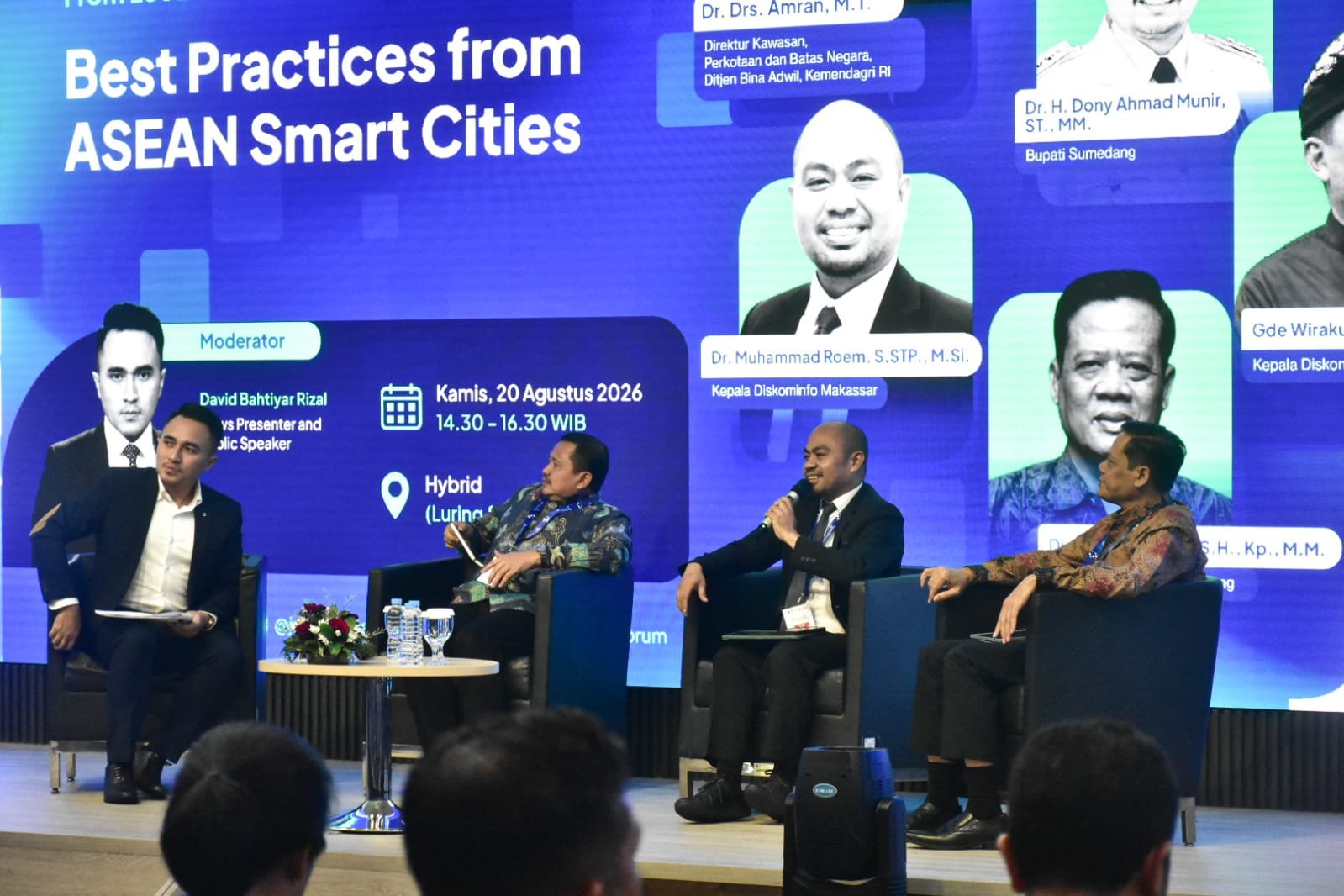 Bupati Sumedang Dony Ahmad Munir memaparkan inovasi smart city di forum ASEAN
