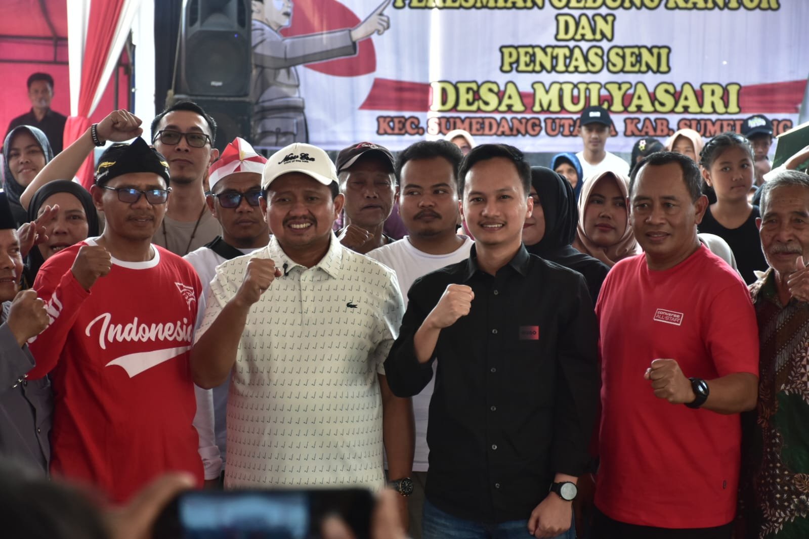 Bupati Dony meresmikan Kantor Desa Mulyasari Sumedang