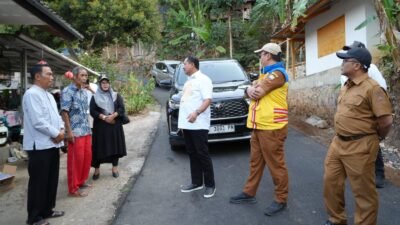 Bupati Dony Tinjau Jalan Sindang Taman- Gembong, 90 Persen Pembangunan Tuntas