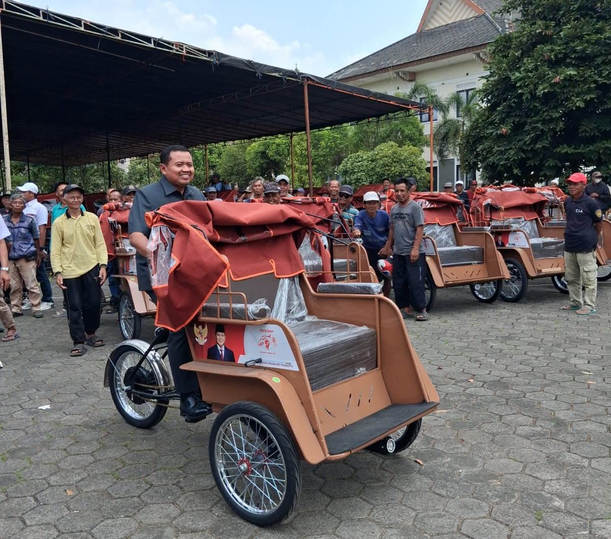 Pelatihan becak listrik untuk tukang becak Sumedang
