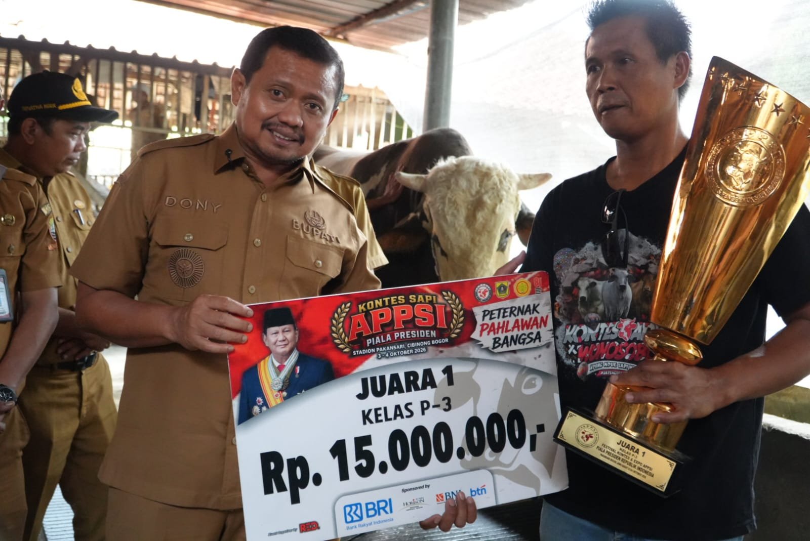 Sapi Robinhood milik peternak Sumedang Ace Taryana juara nasional dengan bobot 1,4 ton