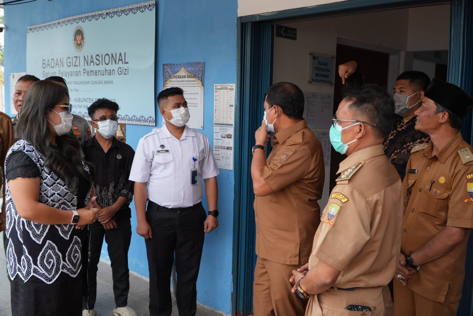 Bupati Sumedang melakukan sidak dapur SPPG program Makan Bergizi Gratis