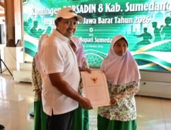 Lepas Kontingen Porsadin ke Cianjur, Bupati Sumedang Targetkan Santri Raih Prestasi