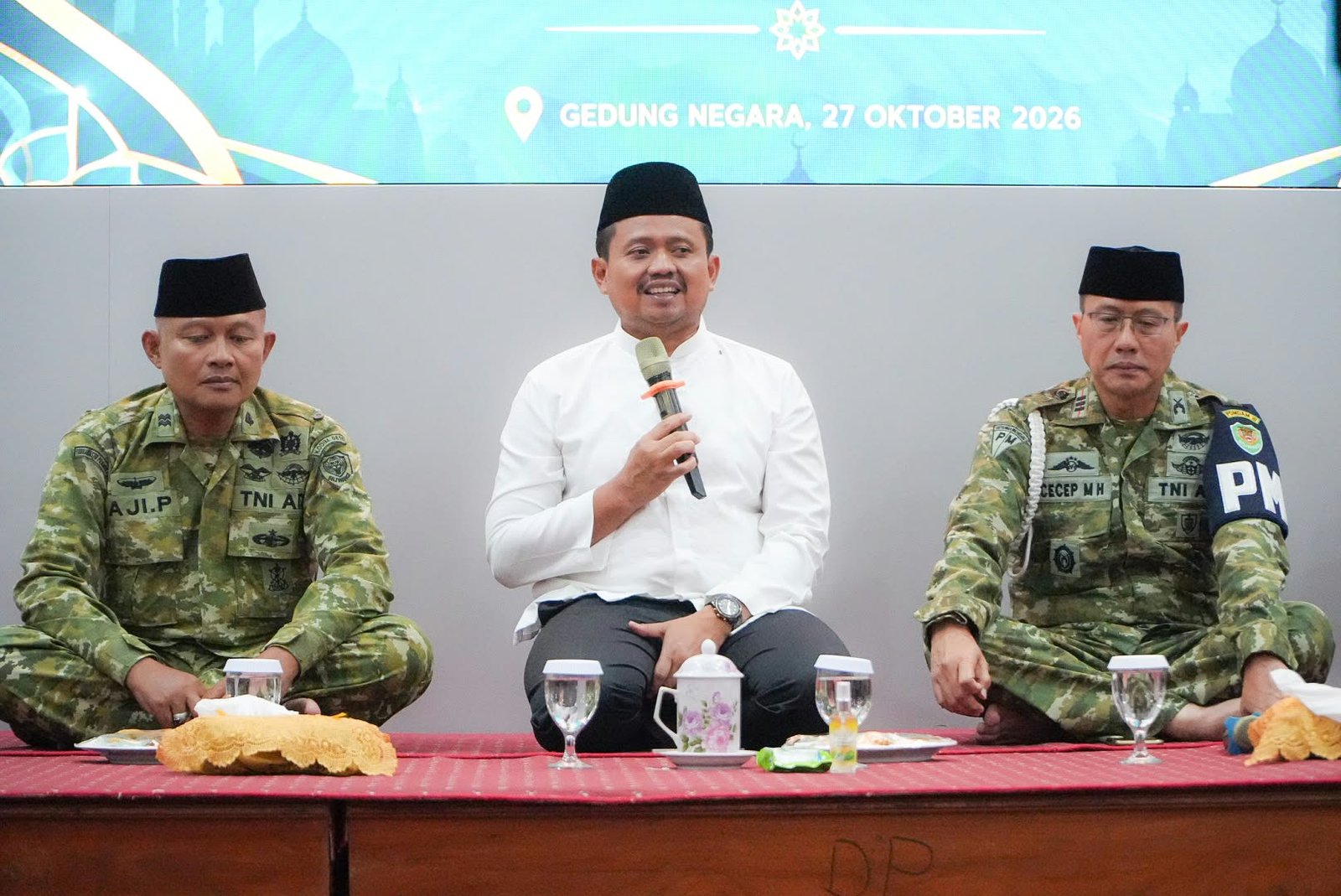 Bupati Sumedang Dony Ahmad Munir bersama jajaran mengikuti doa bersama menjelang Pilkades Digital Serentak 2026.